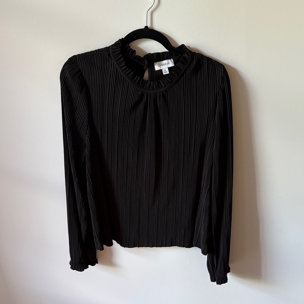 Evereve Black Pleated Blouse